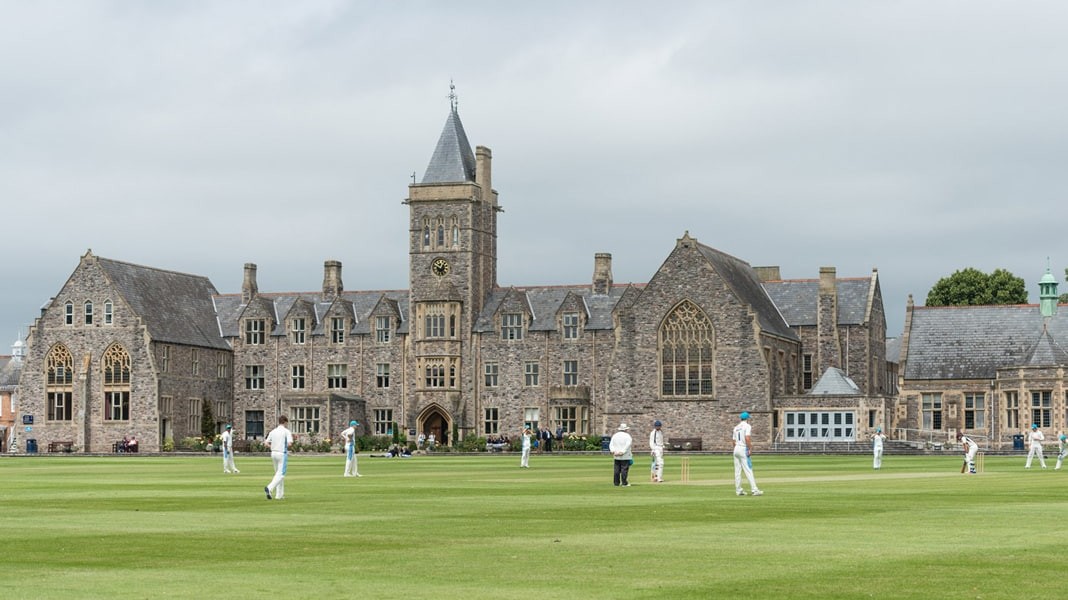 Taunton School students complete university preparation course