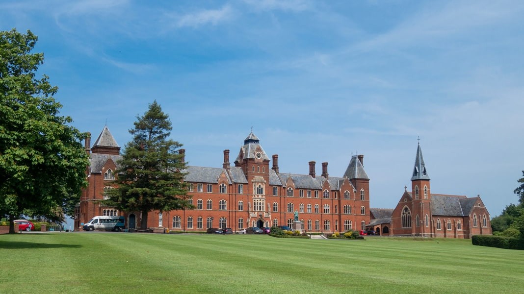 Framlingham College pupil wins prestigious economics internship
