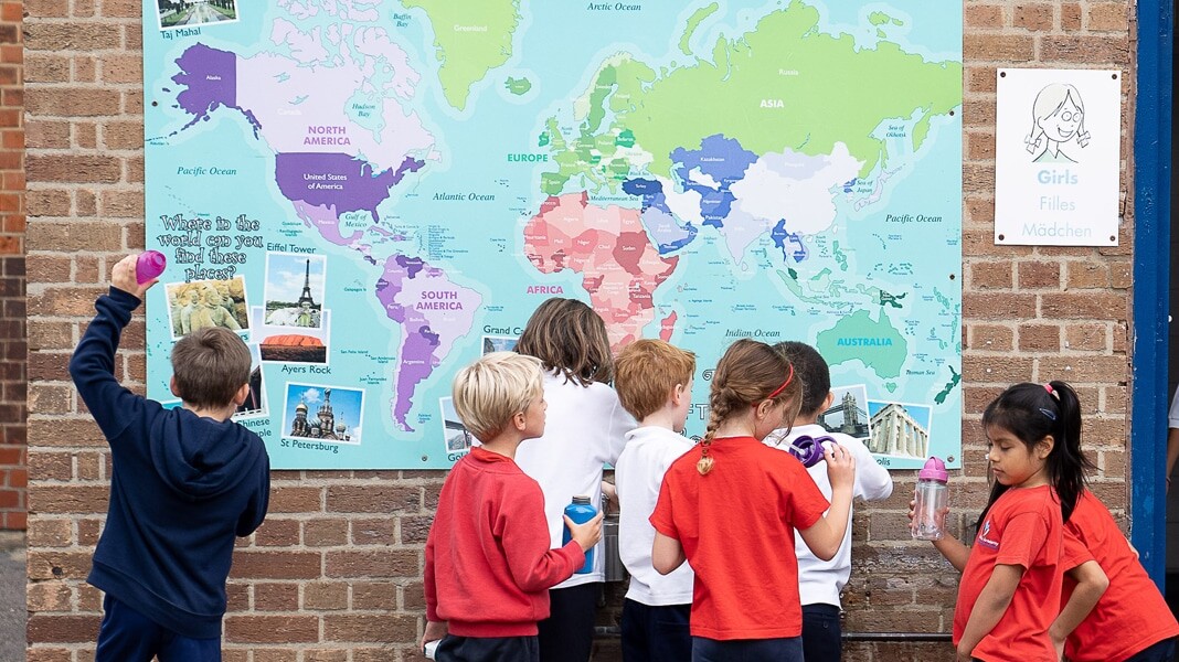 Lycée Français Charles de Gaulle de Londres on bilingual benefits