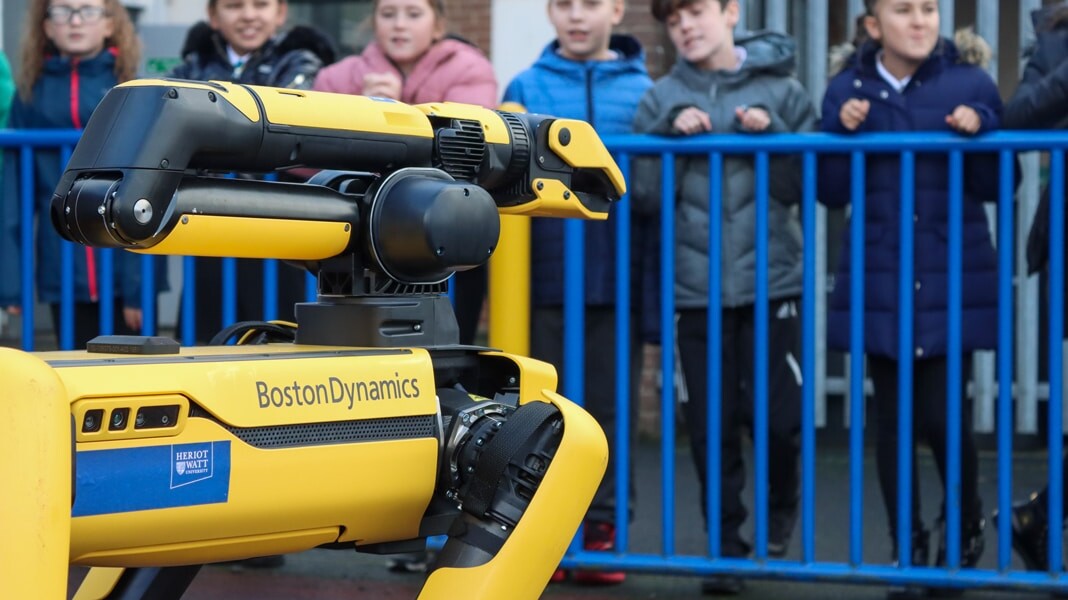 Schools to robot with National Robotarium campaign